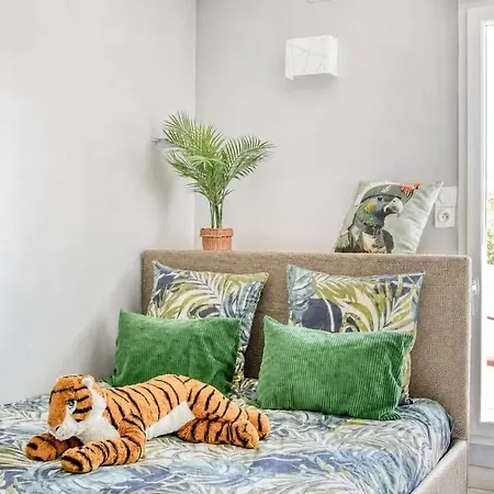 Apartment Jungle Terrasse Vue Port Wi-fi, Clim, Linge & Menage Inclus *